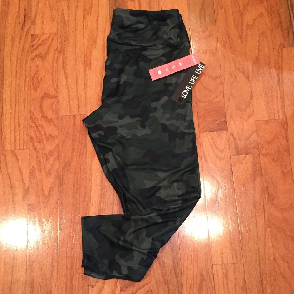 LOVE LIFE LIVE Green Camouflage Size 1x & 2x NWT